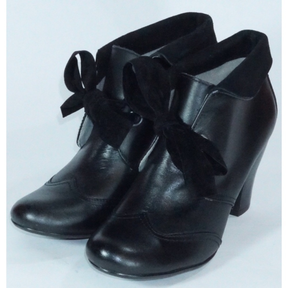 Hush Puppies Women's Black Bow Tie Ankle Boots 7